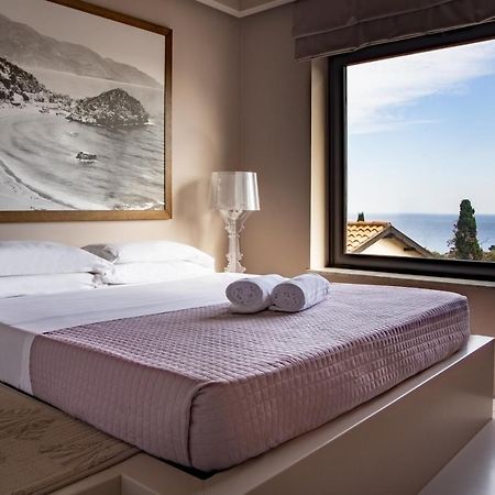 Fenetre Sur Le Blue Apartment Taormina Bagian luar foto