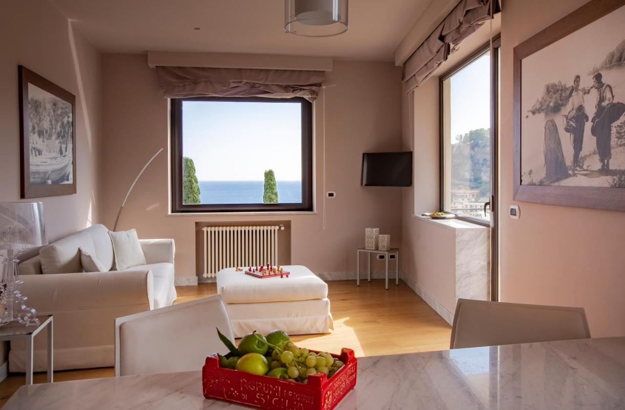 Fenetre Sur Le Blue Apartment Taormina Bagian luar foto
